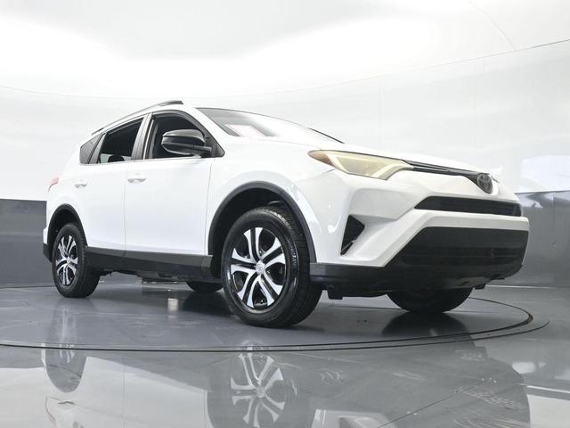 Photo of 2017 White Toyota RAV4