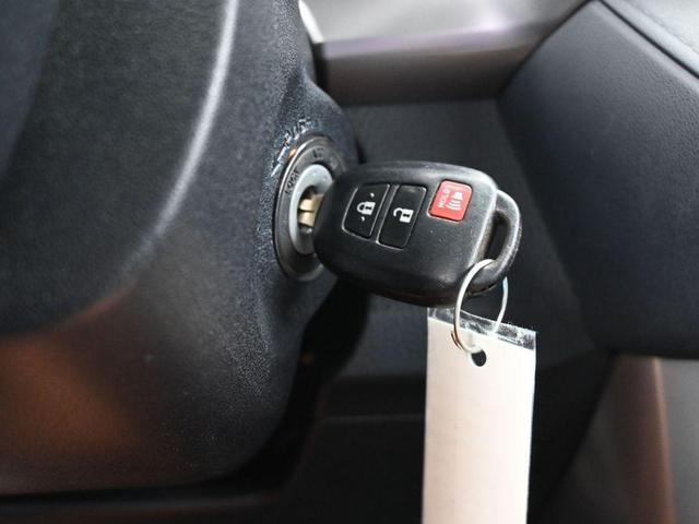 Photo of 2017 White Toyota RAV4