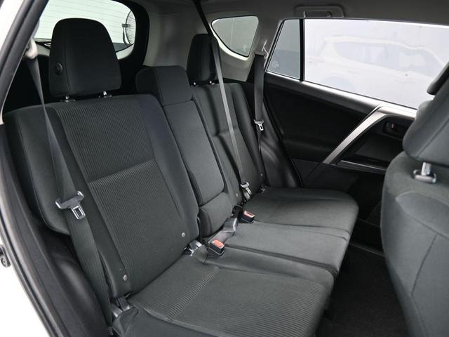 Photo of 2017 White Toyota RAV4