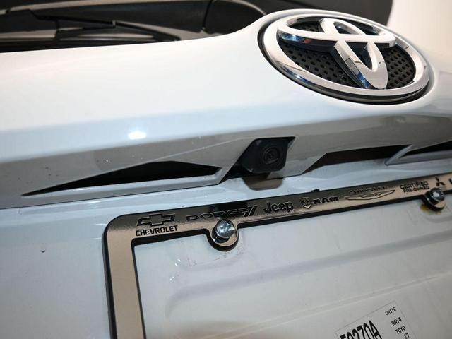 Photo of 2017 White Toyota RAV4