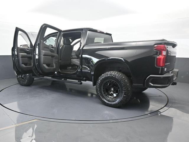 Photo of 2021 Black Chevrolet Silverado 1500
