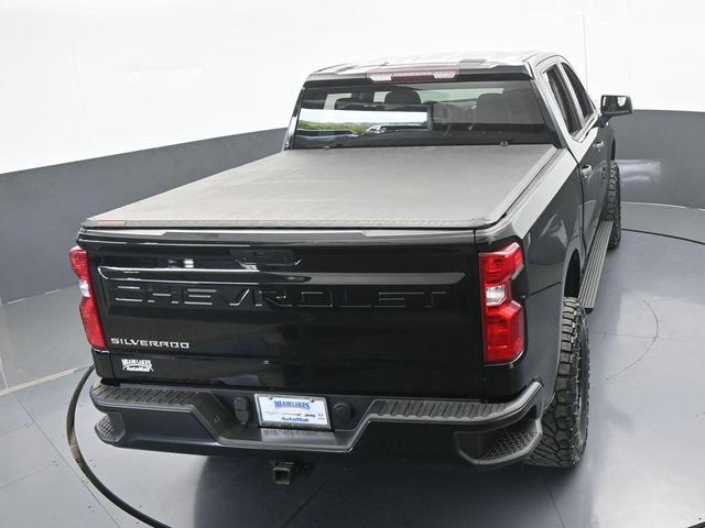Photo of 2021 Black Chevrolet Silverado 1500
