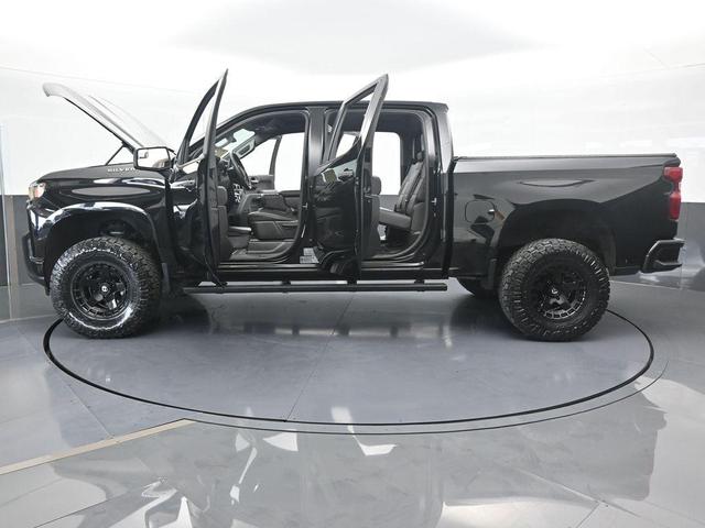 Photo of 2021 Black Chevrolet Silverado 1500