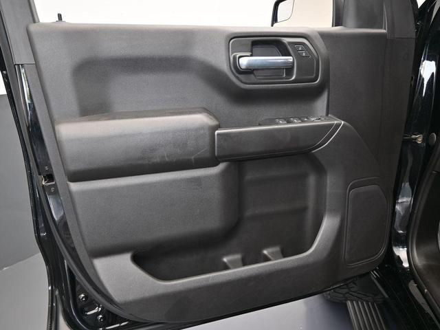 Photo of 2021 Black Chevrolet Silverado 1500