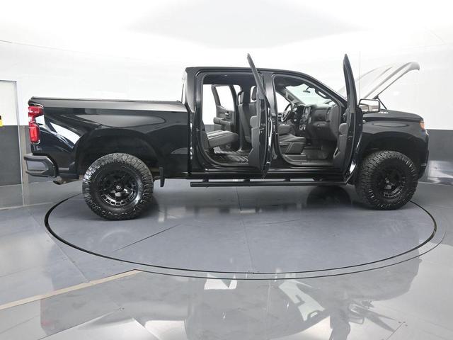 Photo of 2021 Black Chevrolet Silverado 1500