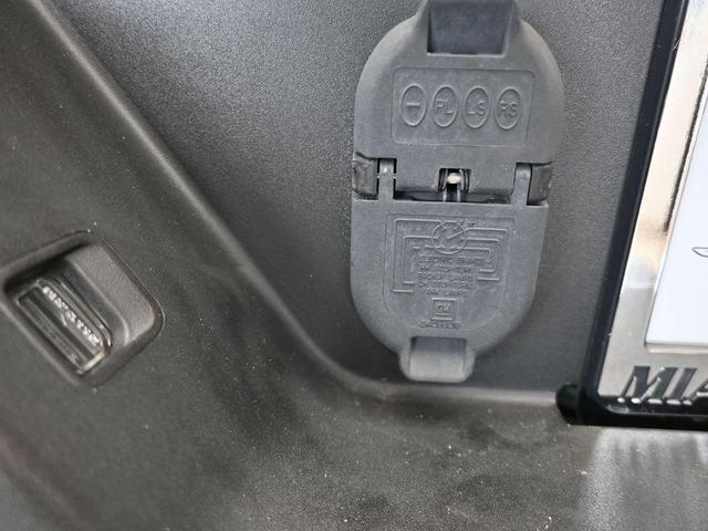 Photo of 2021 Black Chevrolet Silverado 1500