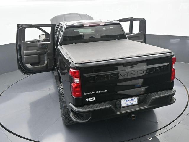Photo of 2021 Black Chevrolet Silverado 1500