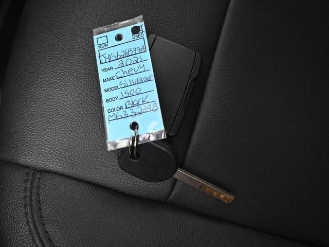 Photo of 2021 Black Chevrolet Silverado 1500