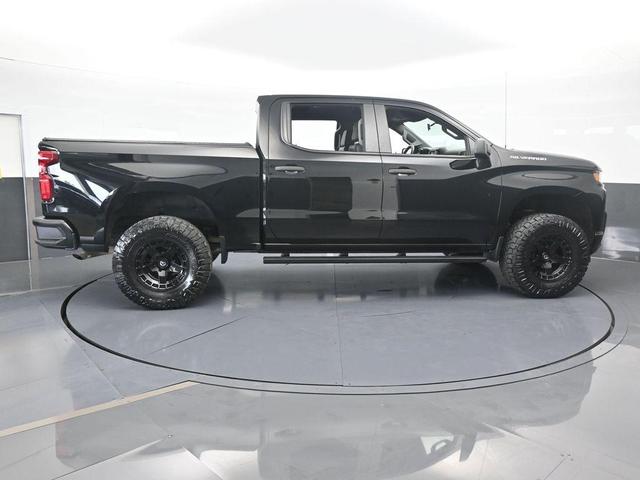 Photo of 2021 Black Chevrolet Silverado 1500