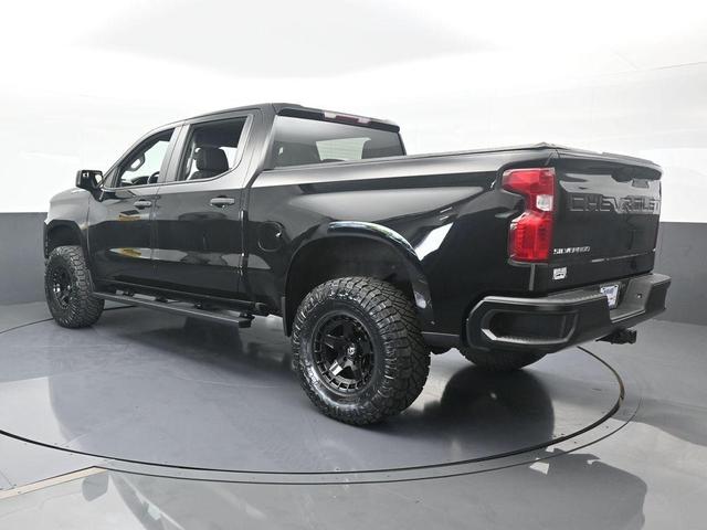 Photo of 2021 Black Chevrolet Silverado 1500