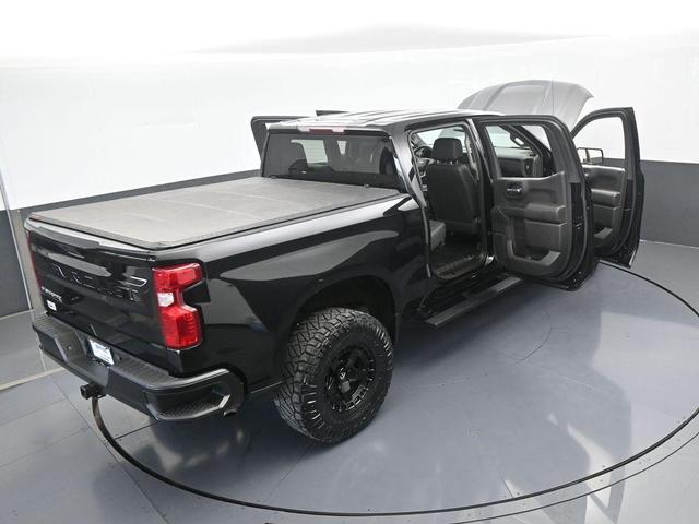 Photo of 2021 Black Chevrolet Silverado 1500