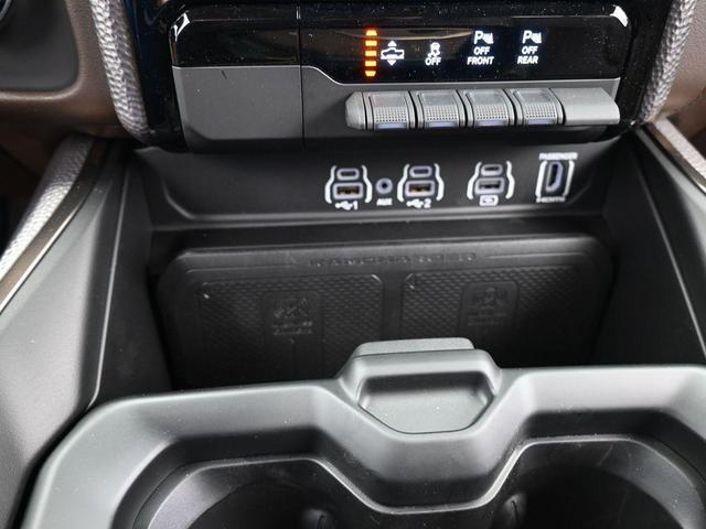 Photo of 2025 Diamond Black RAM 1500