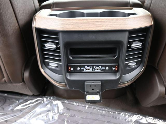 Photo of 2025 Diamond Black RAM 1500
