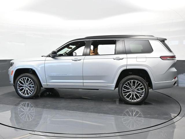 Photo of 2024 Silver Zynith Jeep Grand Cherokee L