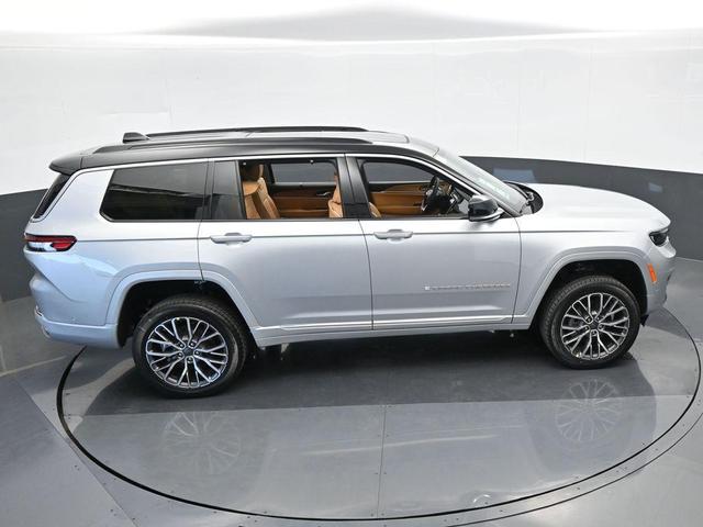 Photo of 2024 Silver Zynith Jeep Grand Cherokee L