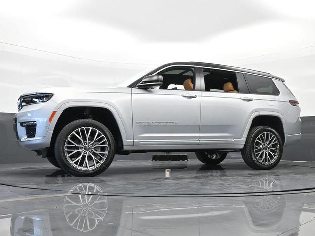 Photo of 2024 Silver Zynith Jeep Grand Cherokee L