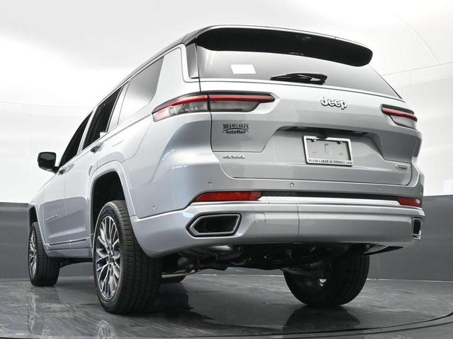Photo of 2024 Silver Zynith Jeep Grand Cherokee L
