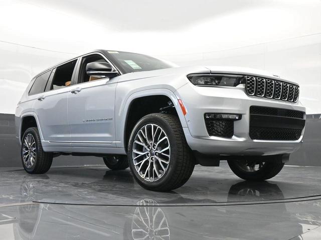 Photo of 2024 Silver Zynith Jeep Grand Cherokee L