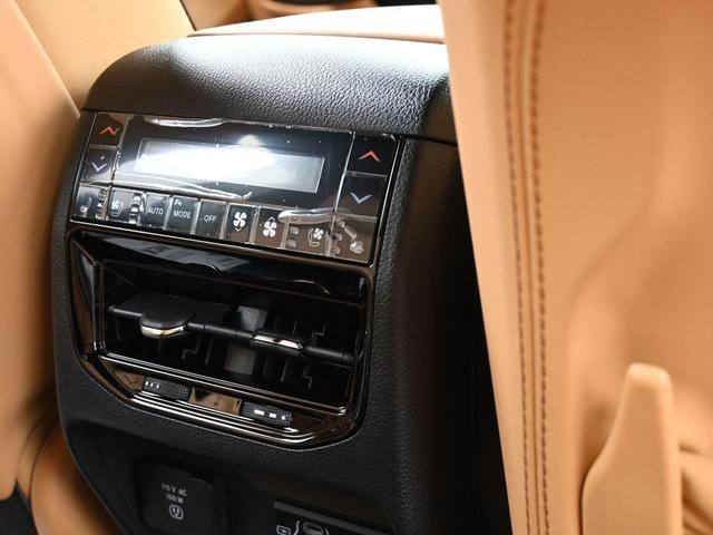 Photo of 2024 Silver Zynith Jeep Grand Cherokee L