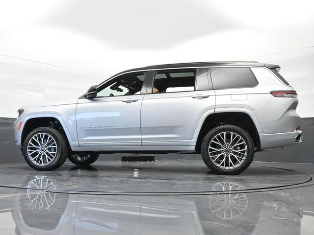 Photo of 2024 Silver Zynith Jeep Grand Cherokee L