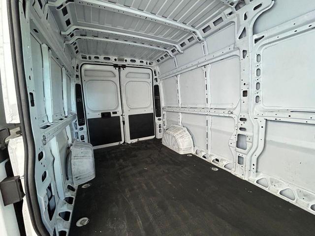 Photo of 2023 Bright White Clearcoat RAM ProMaster 2500