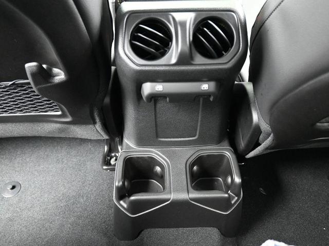 Photo of 2024 Bright White Clearcoat Jeep Gladiator