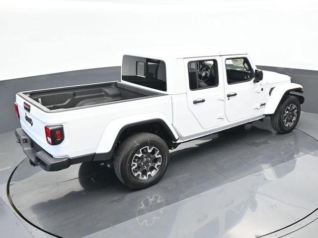 Photo of 2024 Bright White Clearcoat Jeep Gladiator