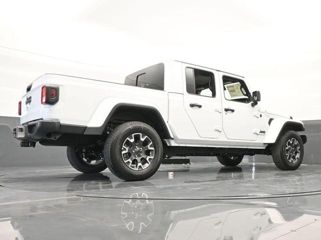 Photo of 2024 Bright White Clearcoat Jeep Gladiator