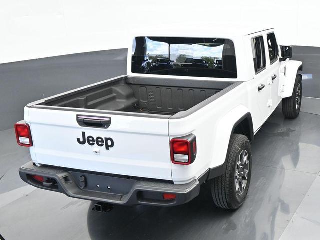 Photo of 2024 Bright White Clearcoat Jeep Gladiator