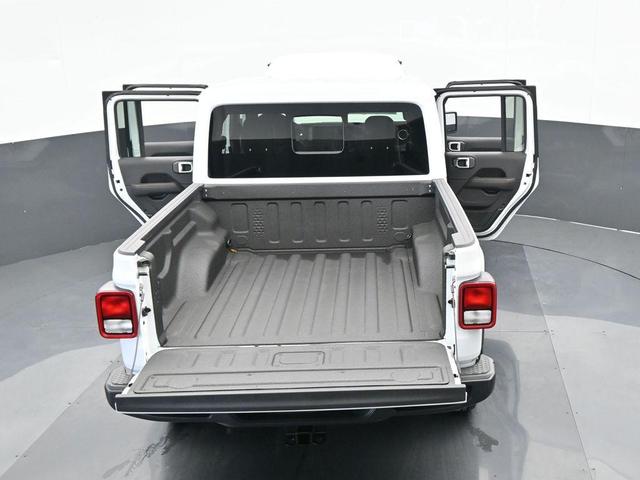 Photo of 2024 Bright White Clearcoat Jeep Gladiator