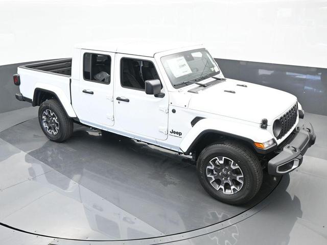 Photo of 2024 Bright White Clearcoat Jeep Gladiator
