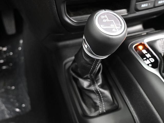 Photo of 2024 Bright White Clearcoat Jeep Gladiator