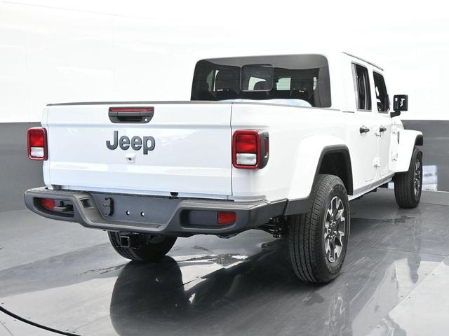 Photo of 2024 Bright White Clearcoat Jeep Gladiator
