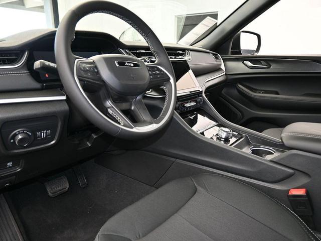 Photo of 2025 Diamond Black Jeep Grand Cherokee