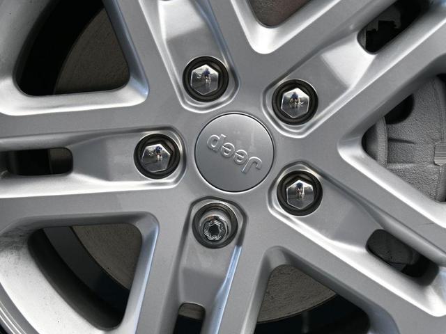 Photo of 2025 Diamond Black Jeep Grand Cherokee