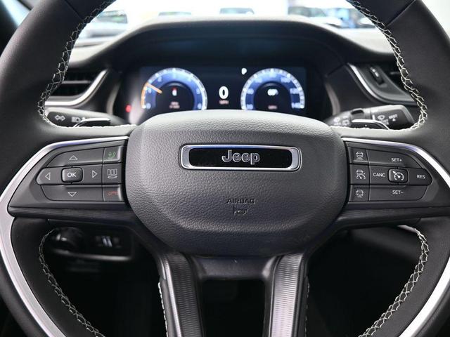 Photo of 2025 Diamond Black Jeep Grand Cherokee