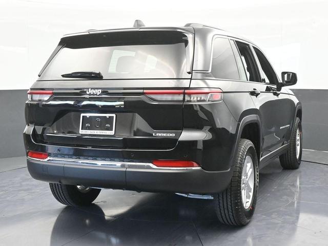 Photo of 2025 Diamond Black Jeep Grand Cherokee
