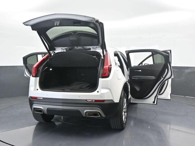 Photo of 2022 Crystal White Tri-Coat Cadillac XT4