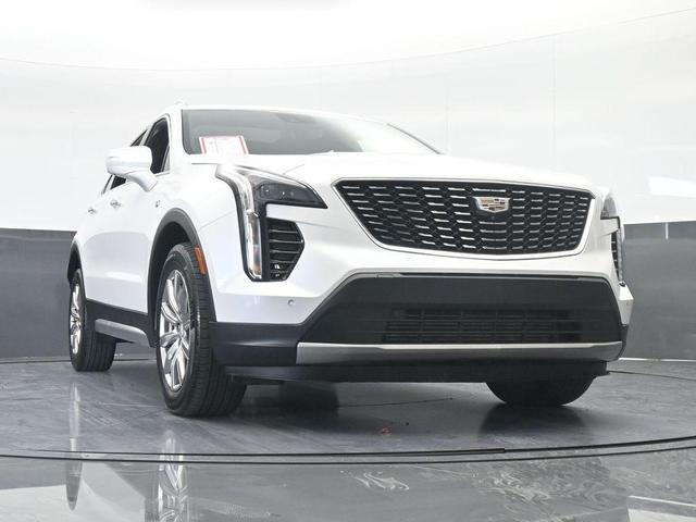 Photo of 2022 Crystal White Tri-Coat Cadillac XT4