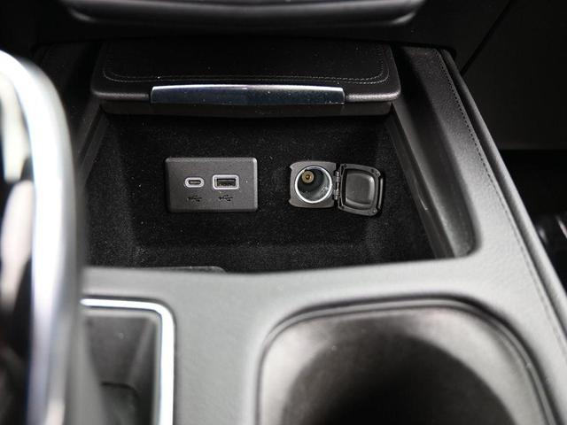 Photo of 2022 Crystal White Tri-Coat Cadillac XT4