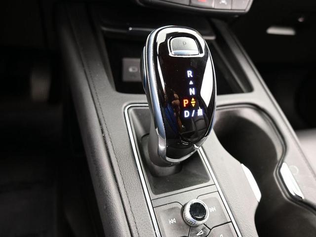 Photo of 2022 Crystal White Tri-Coat Cadillac XT4