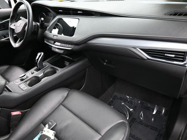 Photo of 2022 Crystal White Tri-Coat Cadillac XT4
