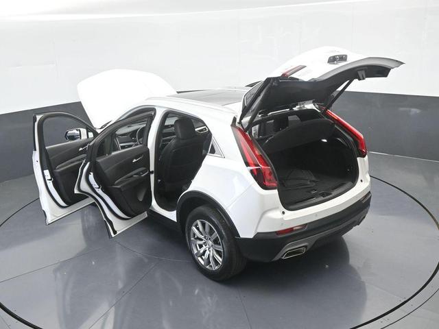 Photo of 2022 Crystal White Tri-Coat Cadillac XT4