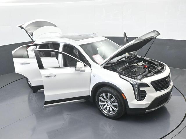 Photo of 2022 Crystal White Tri-Coat Cadillac XT4