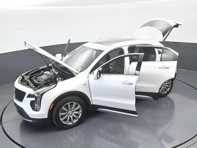 Photo of 2022 Crystal White Tri-Coat Cadillac XT4