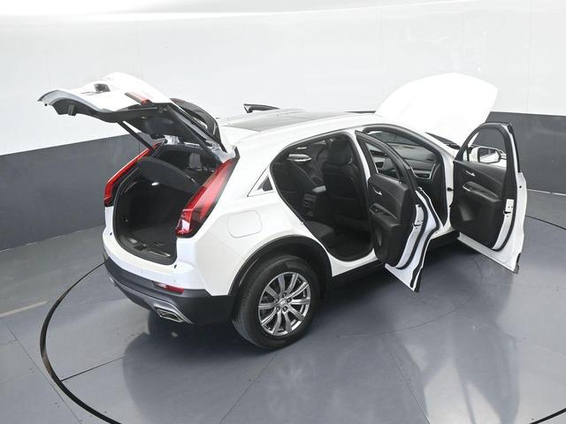 Photo of 2022 Crystal White Tri-Coat Cadillac XT4