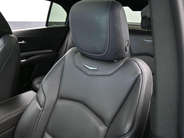 Photo of 2022 Crystal White Tri-Coat Cadillac XT4