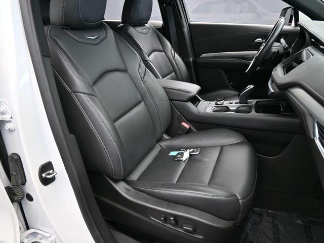 Photo of 2022 Crystal White Tri-Coat Cadillac XT4