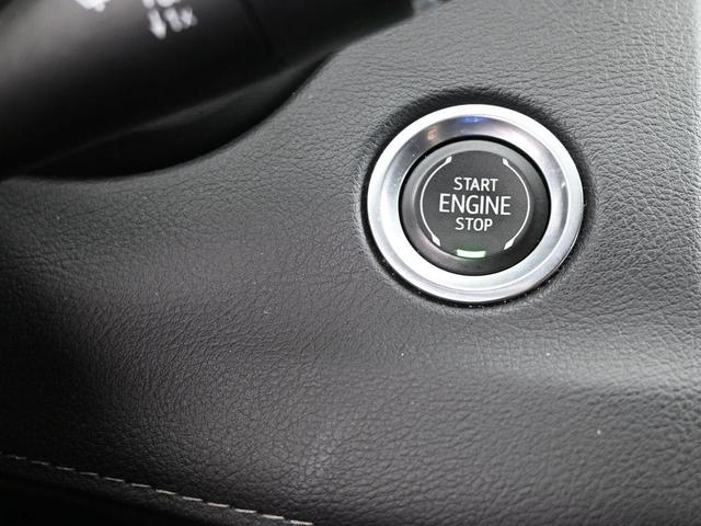 Photo of 2022 Crystal White Tri-Coat Cadillac XT4
