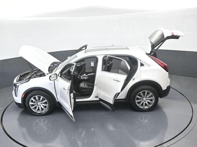 Photo of 2022 Crystal White Tri-Coat Cadillac XT4